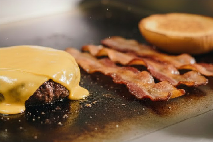 horizon-ibiza-american-burger-cocinando-plancha Horizon Ibiza