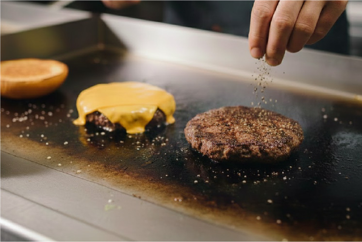 horizon-ibiza-burger-cocinando-plancha Horizon Ibiza