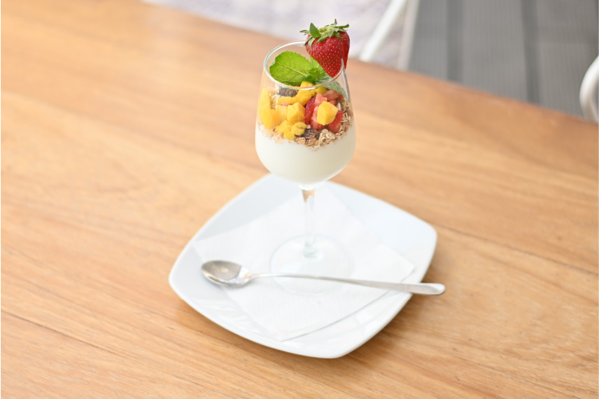 horizon-ibiza-desayuno-healthy-summer-muesli-plato Horizon Ibiza