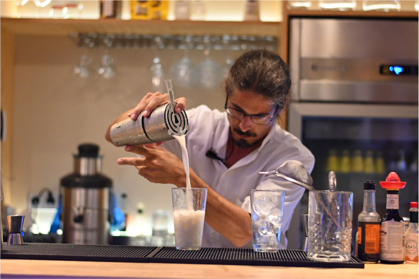horizon-ibiza-bar-cocktails-preparando Horizon Ibiza