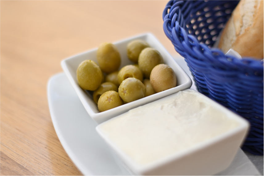 horizon-ibiza-complementos-pan-con-ali-oli-macro Horizon Ibiza