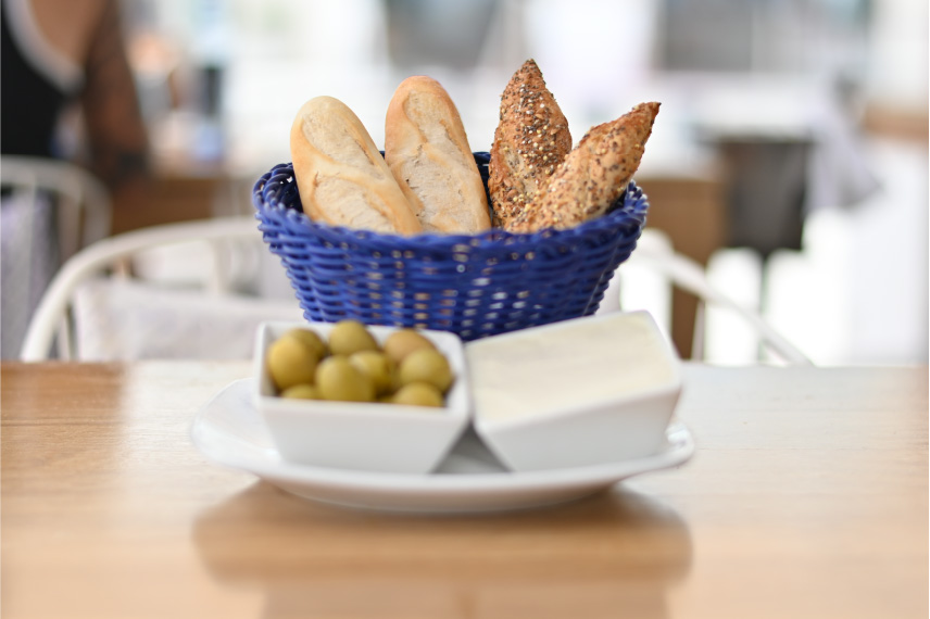 horizon-ibiza-complementos-pan-con-ali-oli-plato Horizon Ibiza