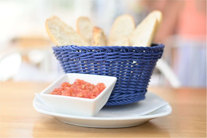horizon-ibiza-complementos-pan-con-tomate-closeup Horizon Ibiza
