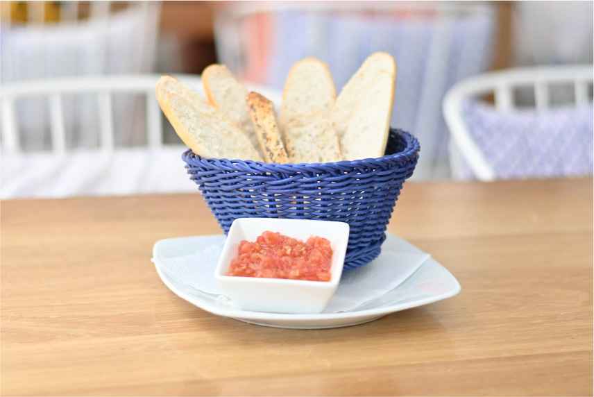horizon-ibiza-complementos-pan-con-tomate-plato Horizon Ibiza