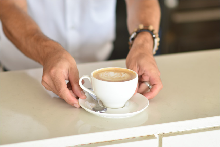 horizon-ibiza-desayunos-y-bebidas-cafe-e-infusiones-cafe-latte-servido Horizon Ibiza