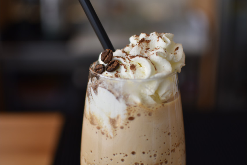 horizon-ibiza-desayunos-y-bebidas-cafe-e-infusiones-ice-coffee-closeup Horizon Ibiza