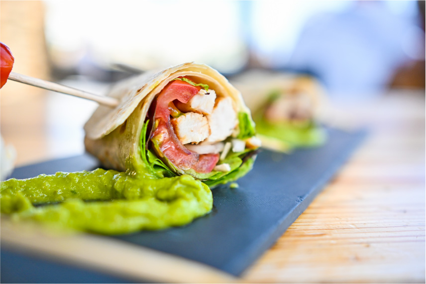 horizon-ibiza-pool-menu-appetizers-chicken-wrap Horizon Ibiza