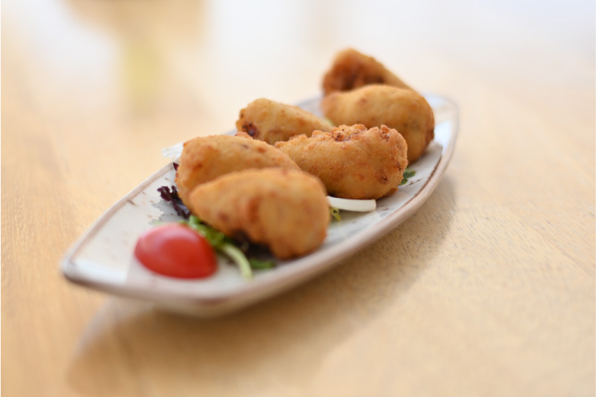 horizon-ibiza-pool-menu-appetizers-croquetas-de-jamon-iberico-plato Horizon Ibiza