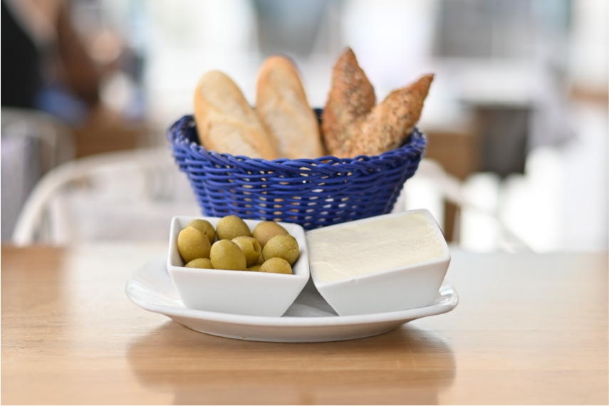 horizon-ibiza-pool-menu-appetizers-pan-con-ali-oli-plato Horizon Ibiza