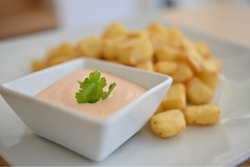 horizon-ibiza-pool-menu-appetizers-patatas-bravas Horizon Ibiza